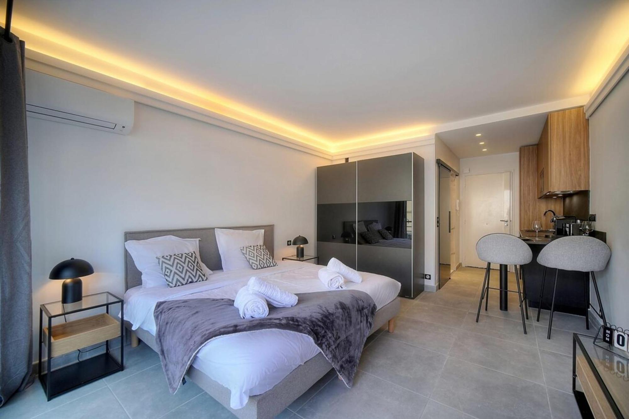 Cannes Luxury Rental - Stunning Apartment With Terrace To Rent Grand Hotel Exterior foto